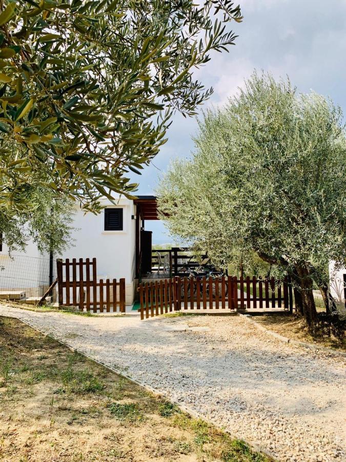 Oasi Macerina Villa Alanno Buitenkant foto